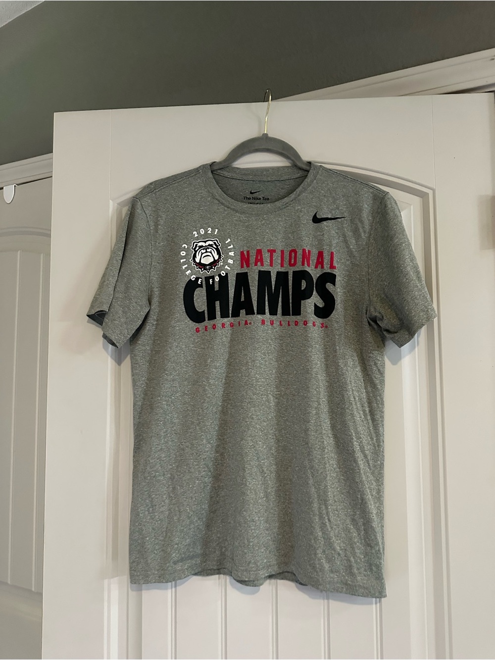 Nike Gray Georgia Bulldogs National Champs Tee with Black & Red Graphics